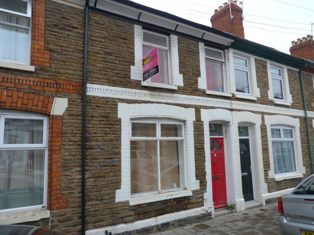 3 bed student house to rent on Treharris Street, Cardiff, CF24 3HL