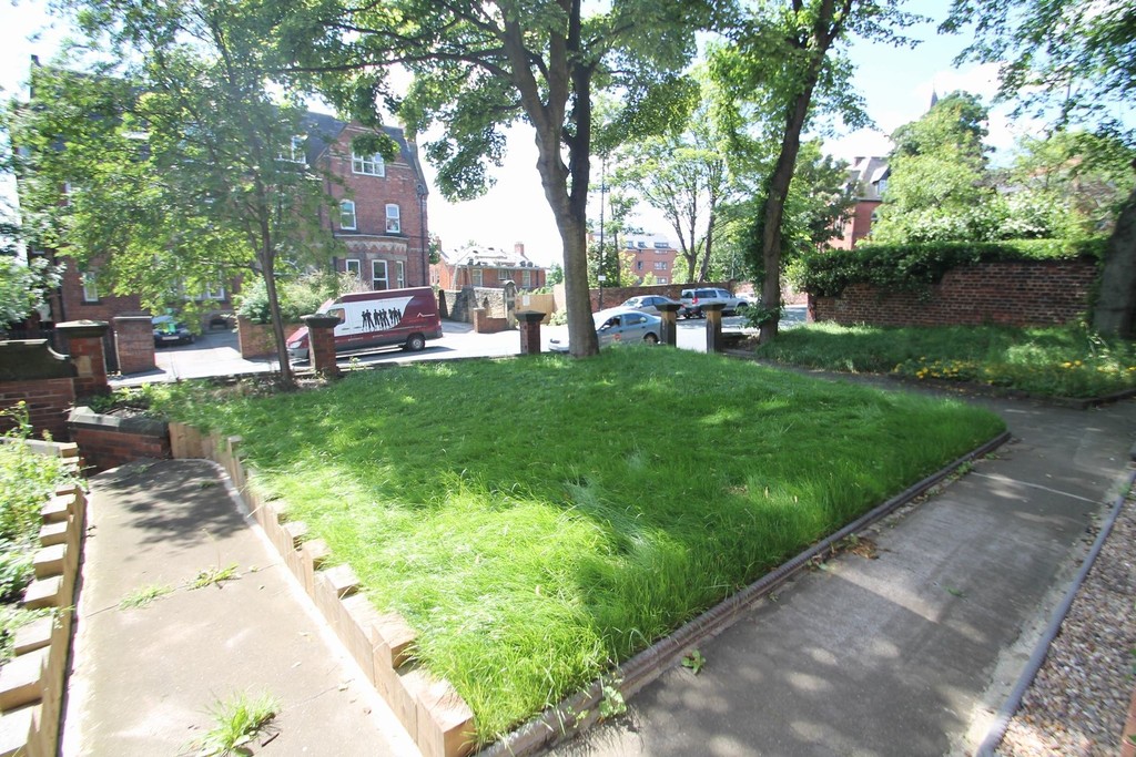 4 bed student house to rent on Clarendon Road, Leeds, LS2 9PJ StuRents