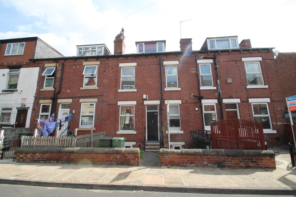 4 bed student house to rent on Beechwood Terrace, Leeds, LS4 2NG StuRents