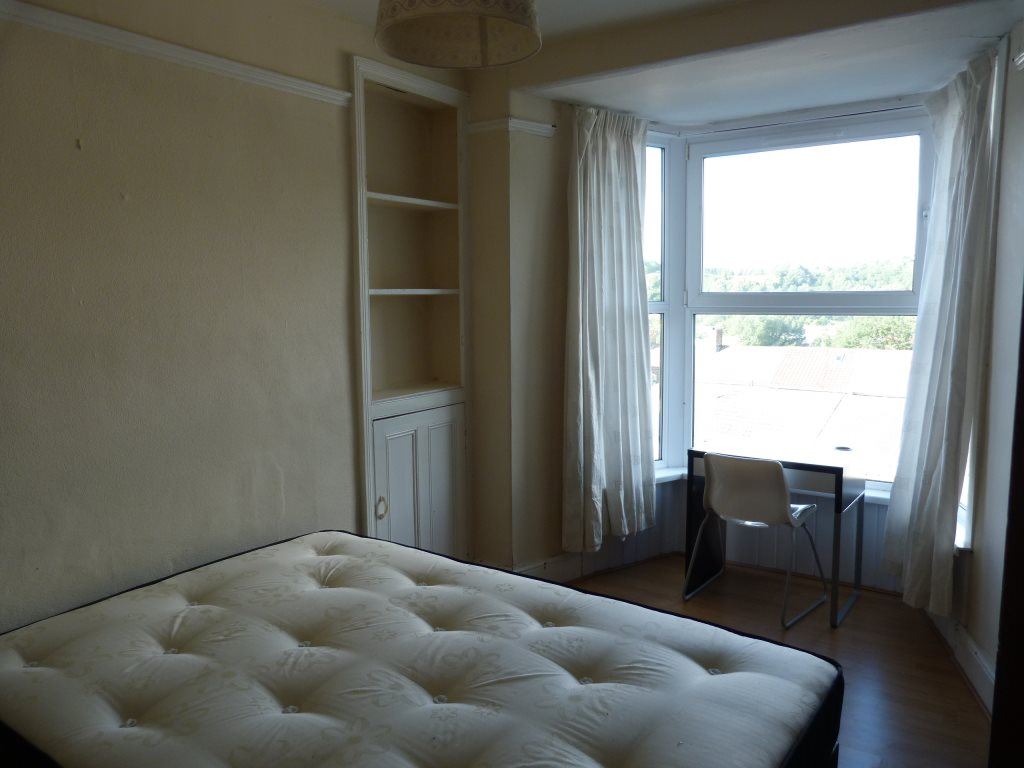 4 bed student house to rent on Laura Street, Pontypridd, CF37 1NW