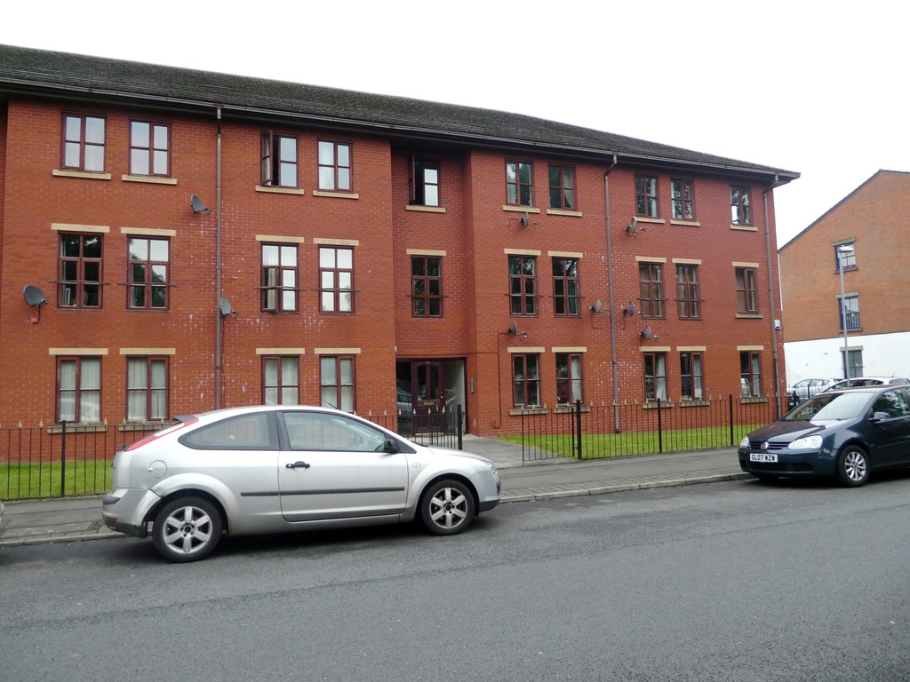 2 bed student house to rent on Ardwick Green North, Manchester, M12 6ER StuRents