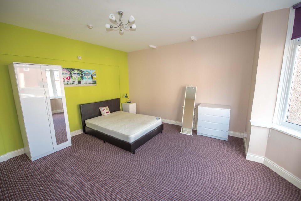 7 bed student house to rent on Roker Avenue, Sunderland, SR6 0HQ StuRents
