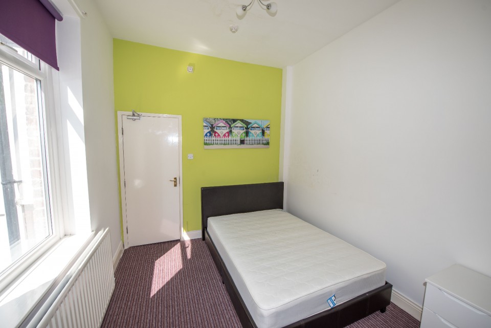 7 bed student house to rent on Roker Avenue, Sunderland, SR6 0HQ StuRents