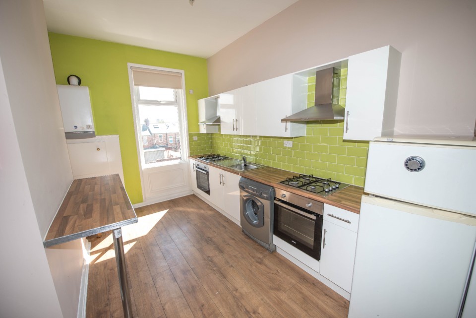 7 bed student house to rent on Roker Avenue, Sunderland, SR6 0HQ StuRents