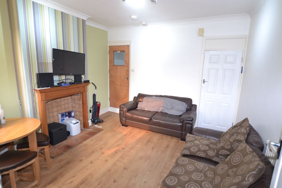 4 bed student house to rent on Longford Street, Derby, DE22 1GH StuRents