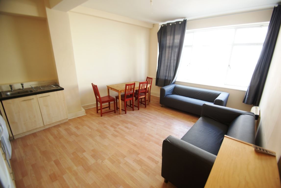 2 bed student house to rent on Flat, Bristol, BS1 1BU StuRents