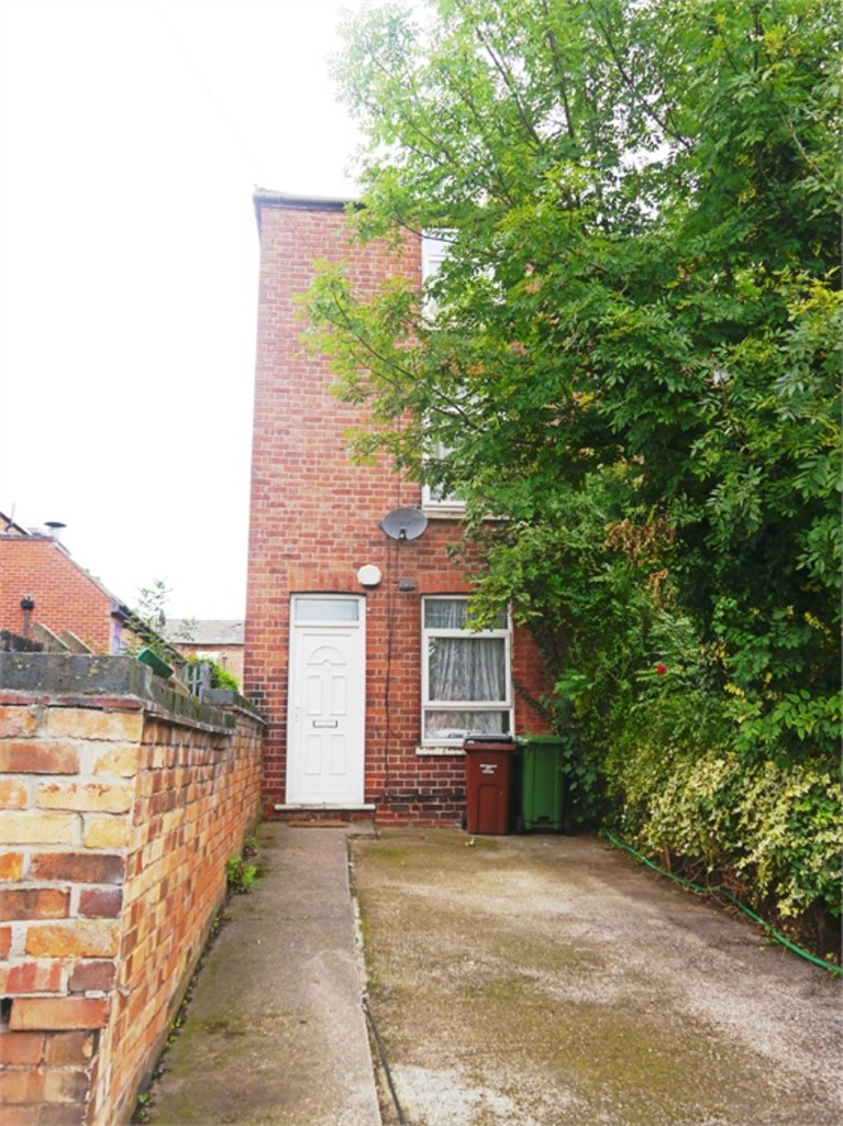 4 bed student house to rent on Cromwell Street, Nottingham, NG7 4GL
