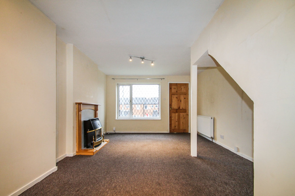 2 bed student house to rent on Cottingley Approach, Leeds, LS11 0HQ