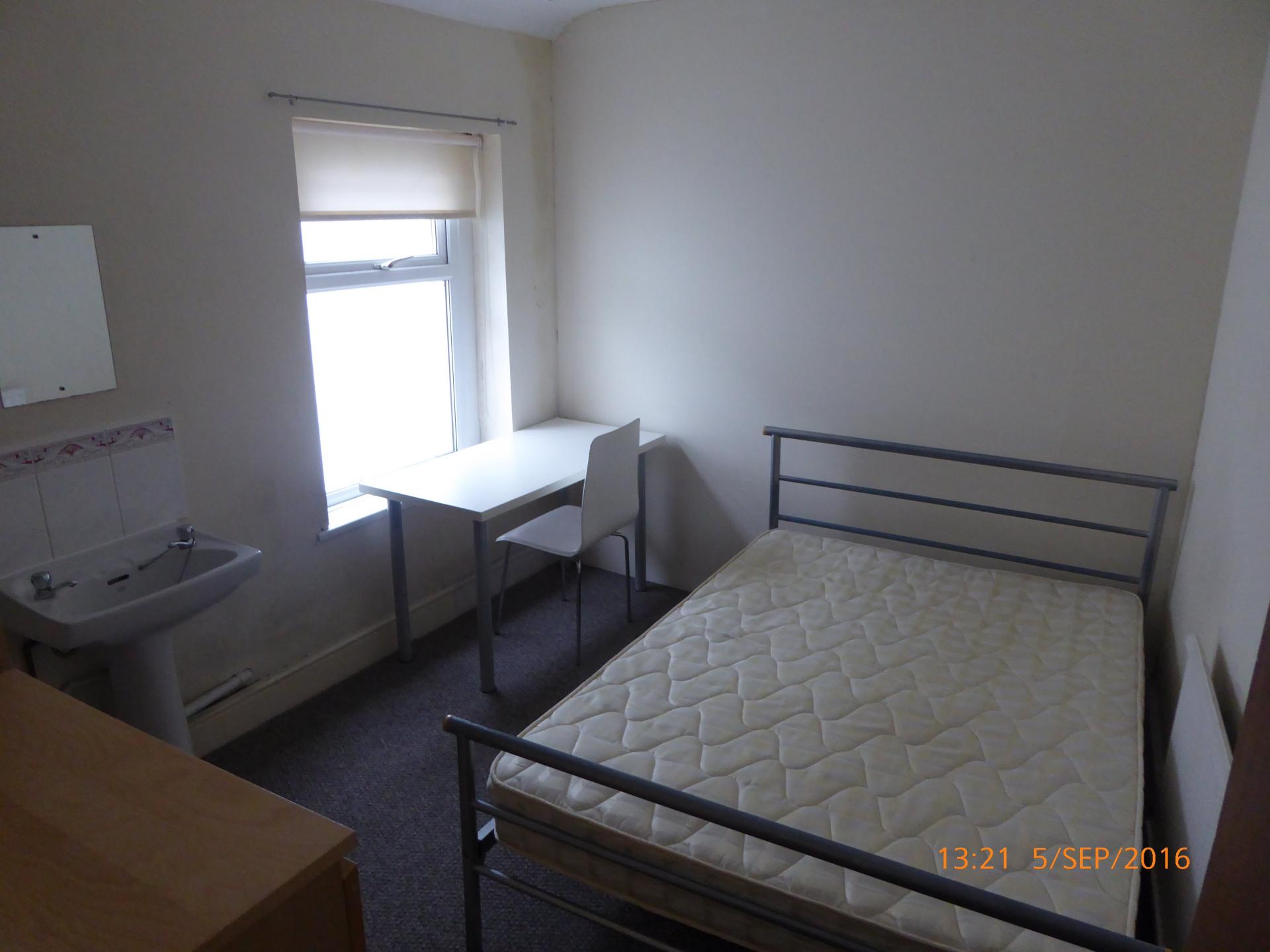 9 Bed Student House To Rent On Oystermouth Road, Swansea, Sa1 3ul 