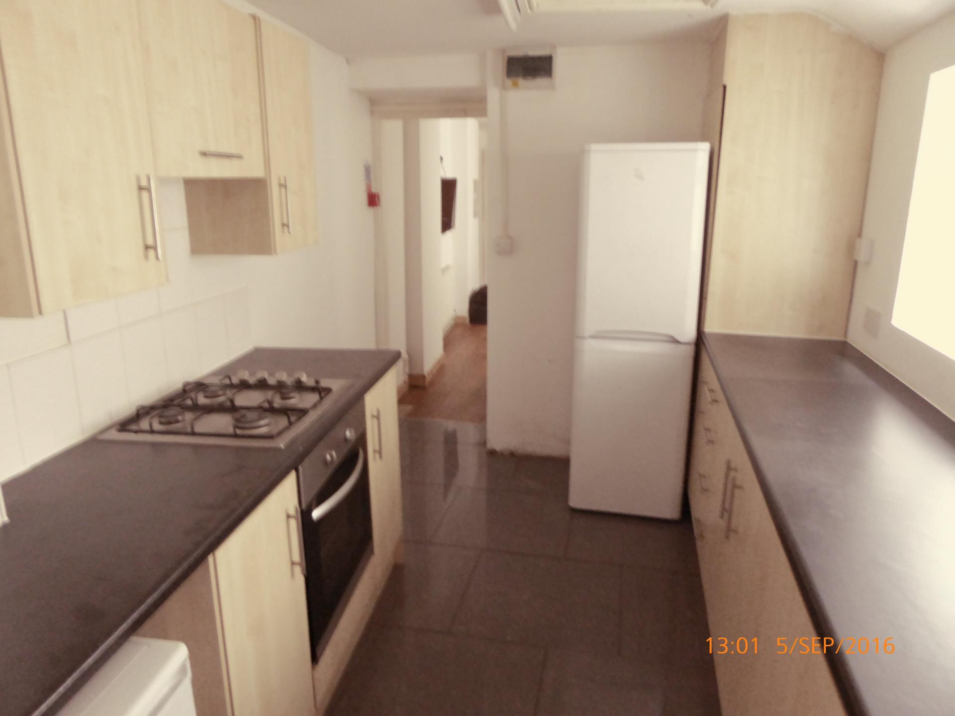 9 bed student house to rent on Oystermouth Road, Swansea, SA1 3UL