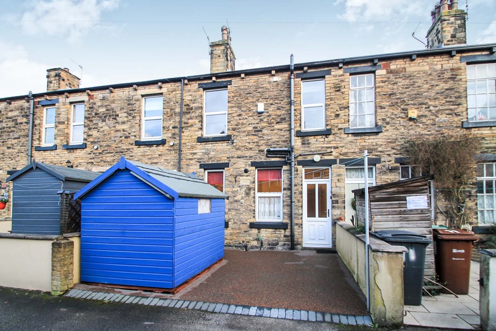 2 bed student house to rent on Salisbury Place, Calverley, LS28 5PX