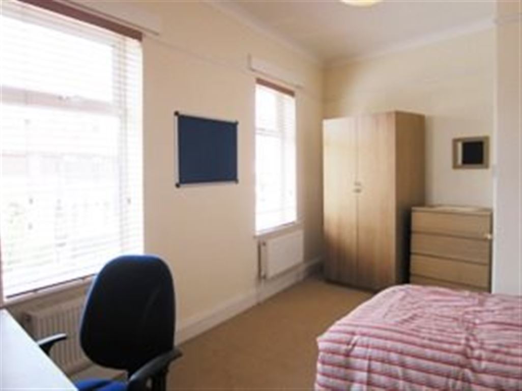 4 bed student house to rent on Fulford Road, York, YO10 4BD StuRents