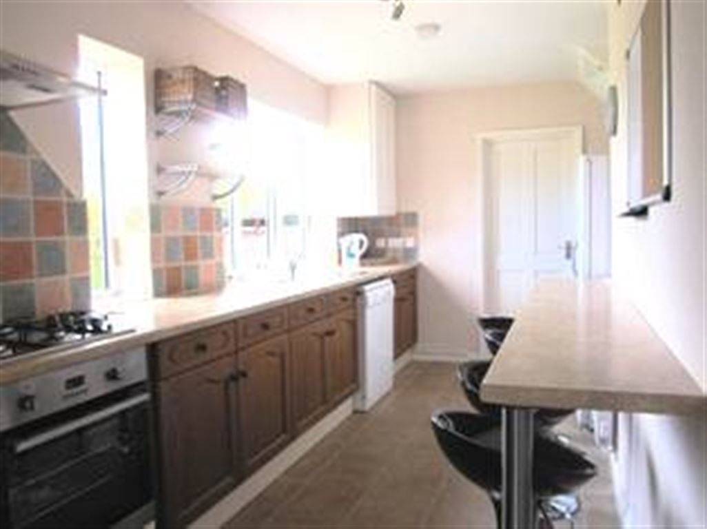 4 bed student house to rent on The Crescent, Heslington, YO10 5EF