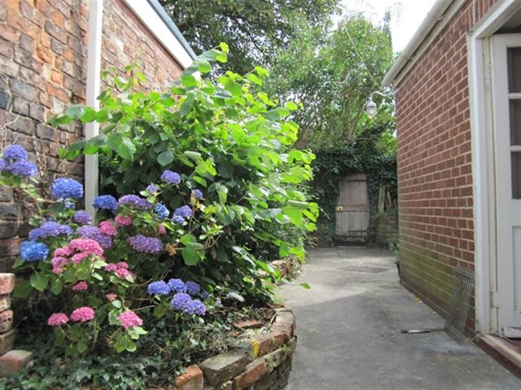 4 bed student house to rent on Heslington Road, York, YO10 5AX StuRents