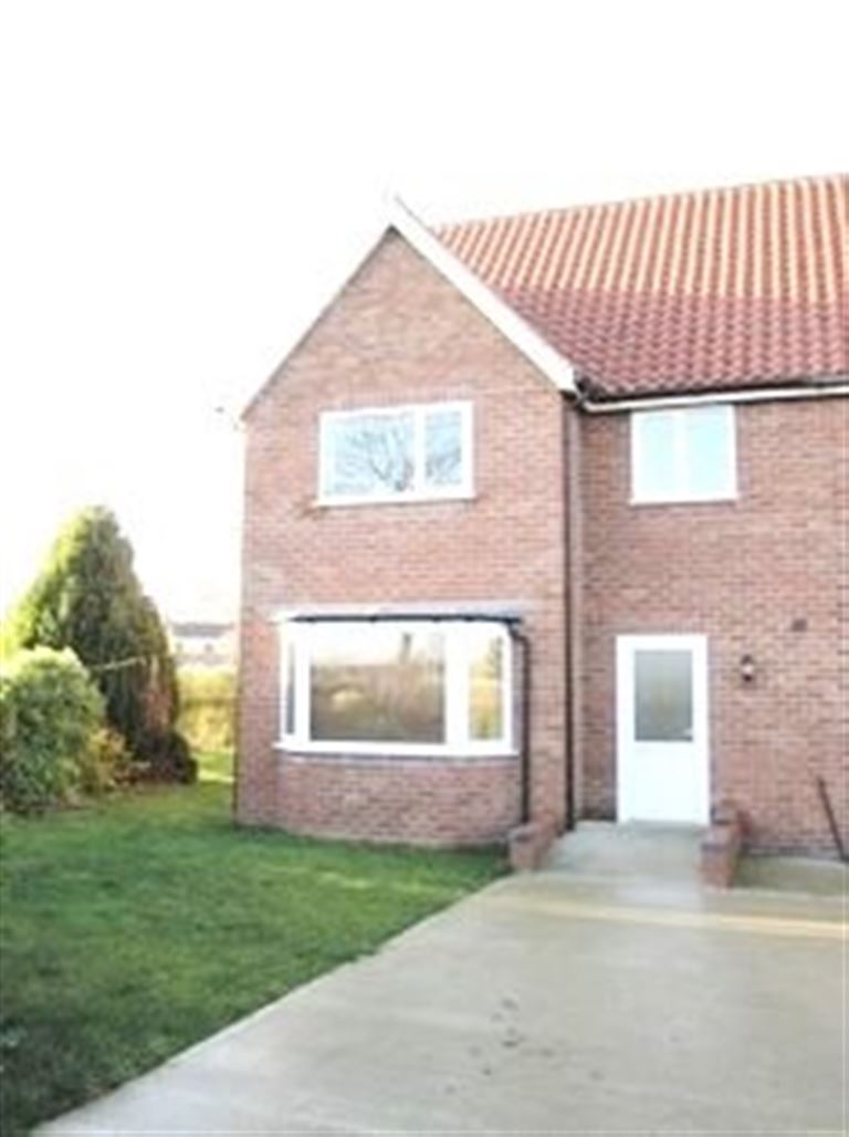 4 bed student house to rent on The Crescent, Heslington, YO10 5EF