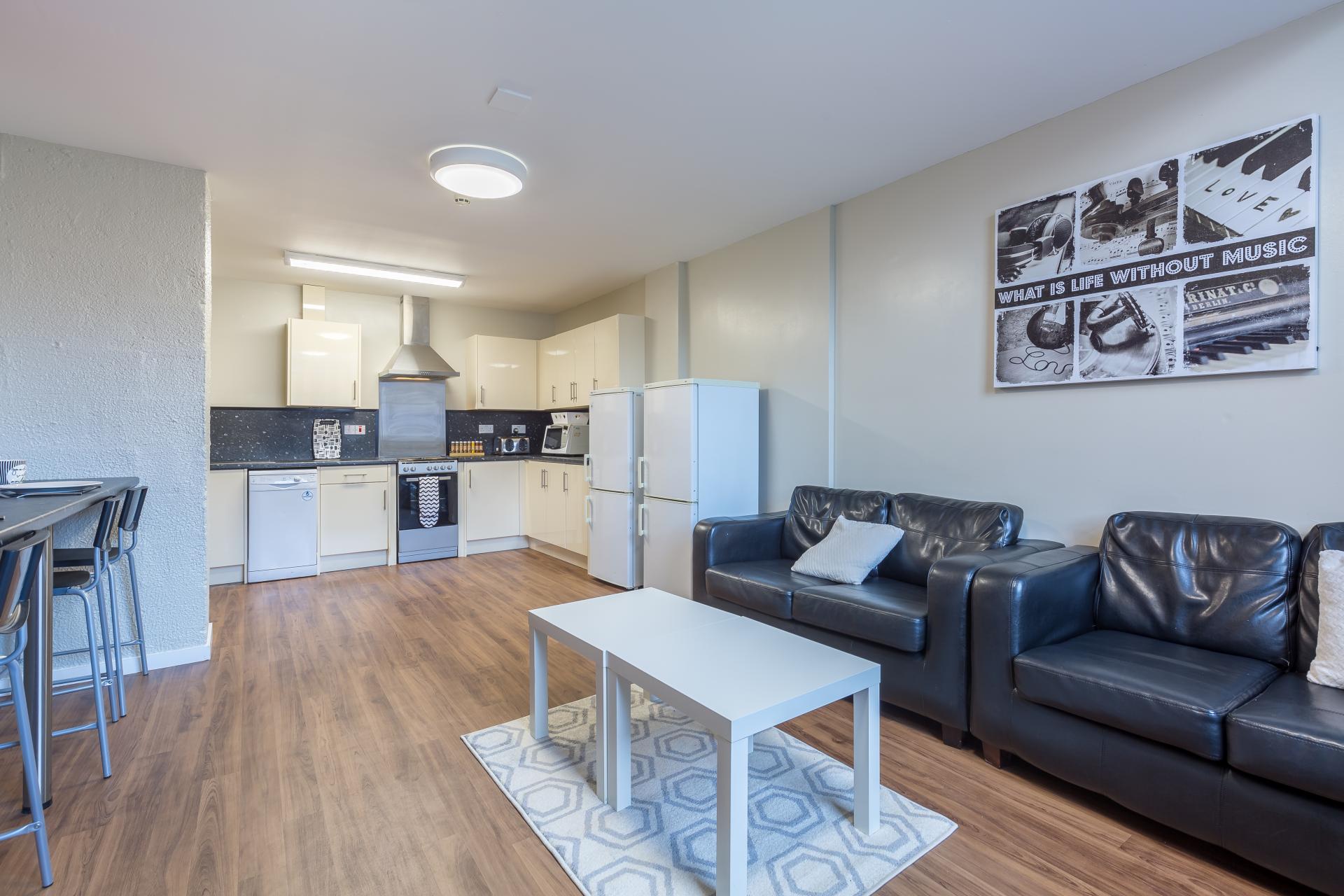 5 Bed Cluster Flats student 5 bed flat to rent on Brown Street, Dundee, DD1 5EF StuRents