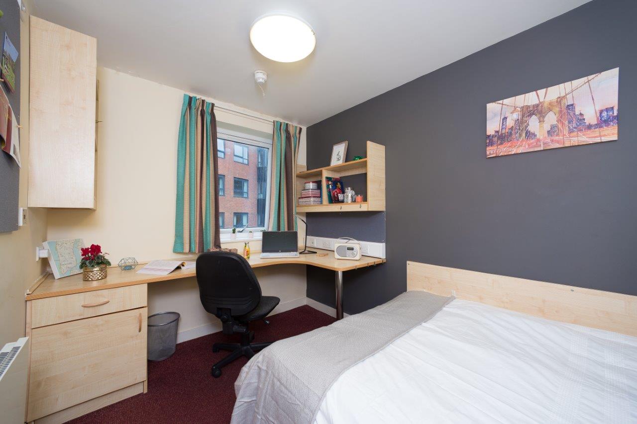 1 Bed Fifth Floor student flat to rent on Edward Street, Sheffield, S3 ...