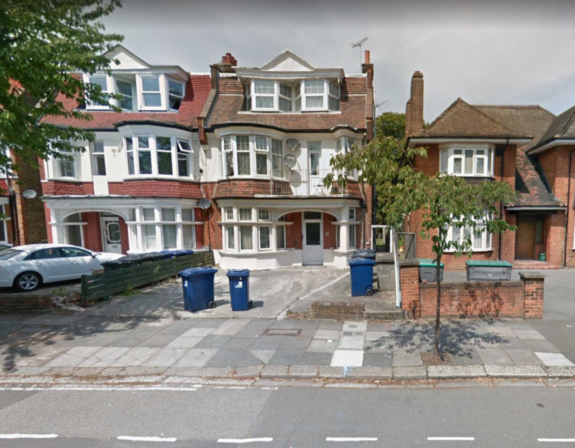 3 bed student house to rent on Lynton Road, London, W3 9HL StuRents