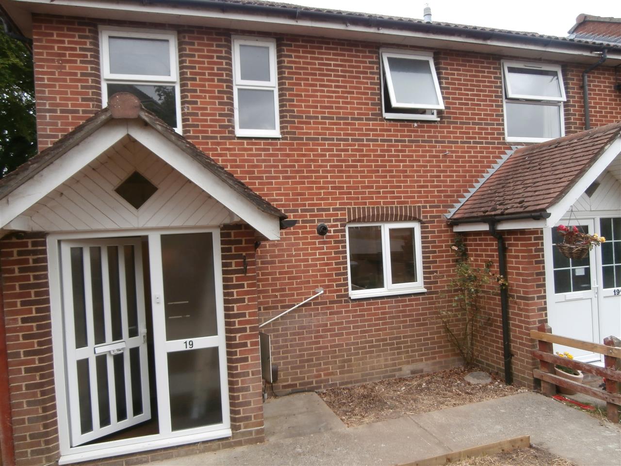 4 bed student house to rent on St Martins Close, Winchester, SO23 0HD