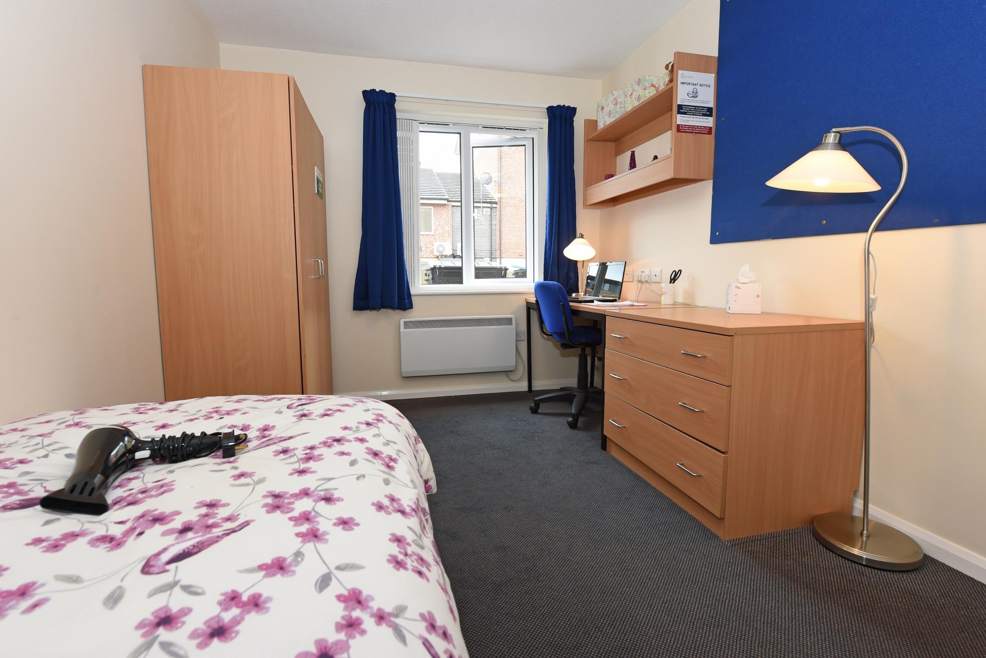 Standard Room student 6 bed flat to rent on Derwent Way, Nottingham, NG7 2EG StuRents