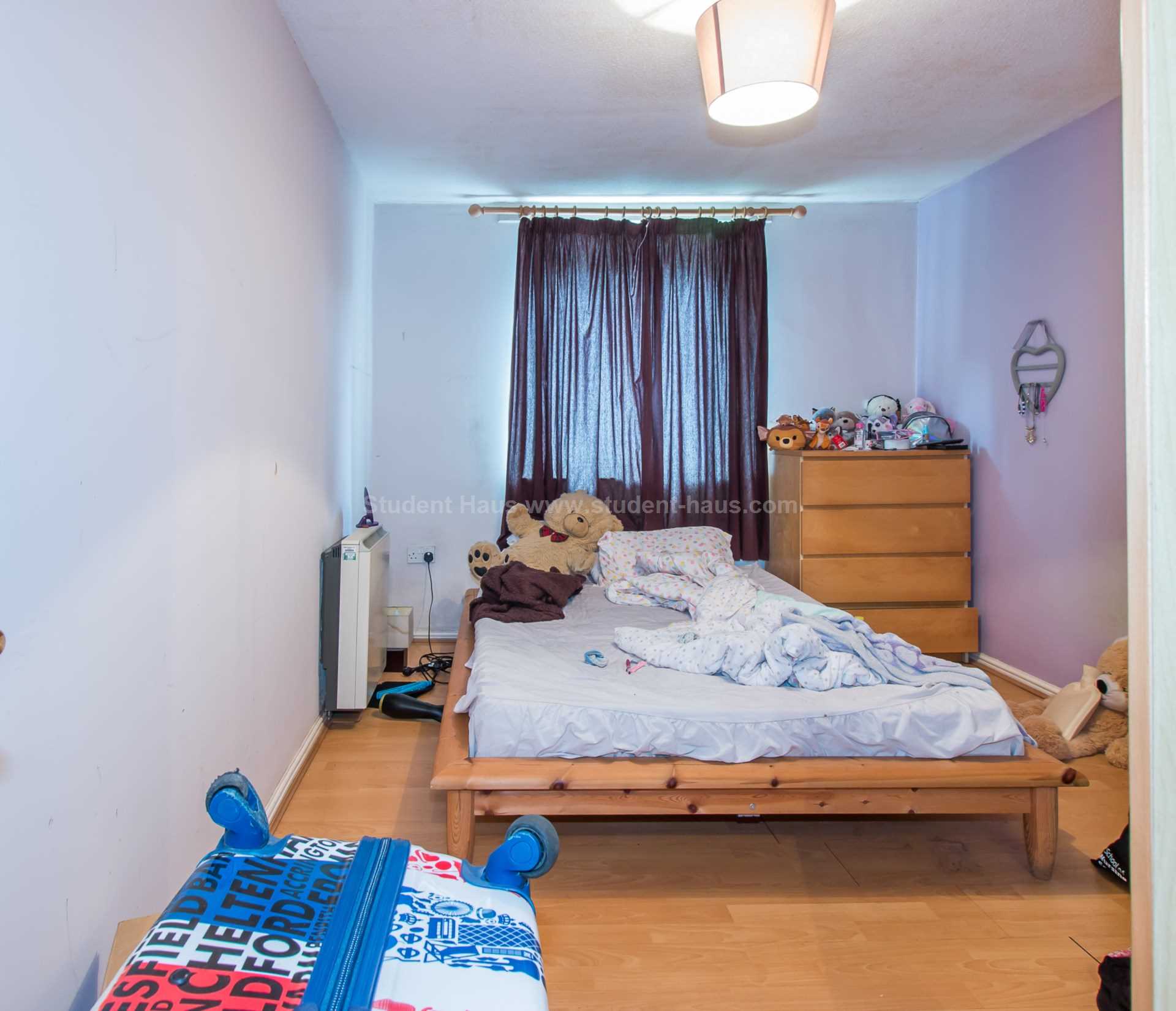 1 bed student house to rent on Kersal Way, Salford, M7 3FT StuRents