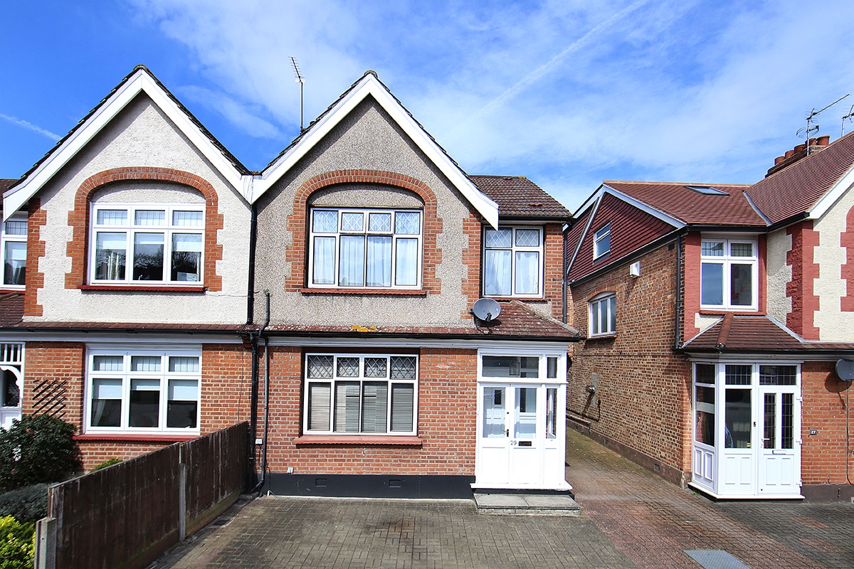 Student studio flat to rent on Pollard Road, London, N20 0UE StuRents