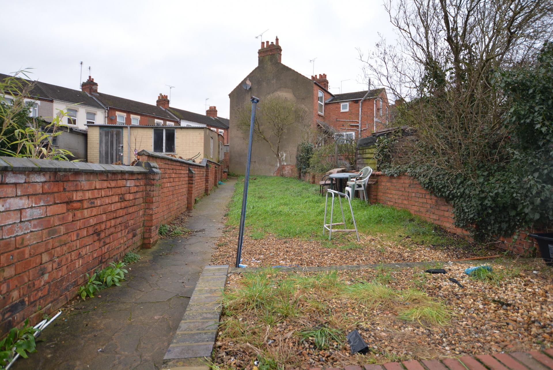 5 bed student house to rent on Balmoral Road, Northampton, NN2 6JY