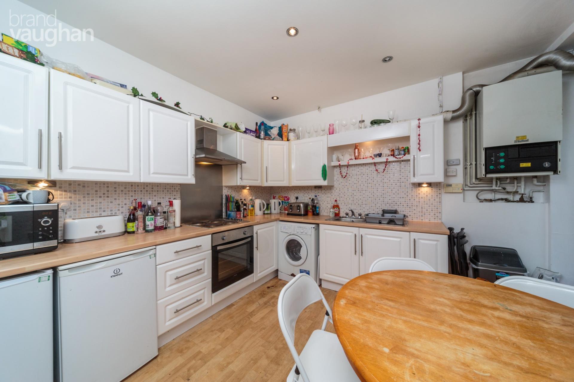 5 bed student house to rent on Riley Road, Brighton, BN2 4AG StuRents