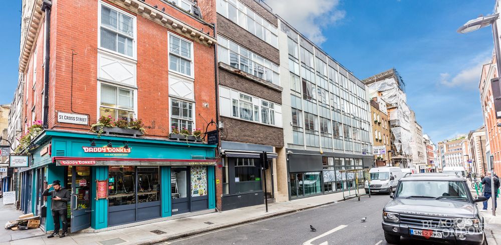 Student studio flat to rent on St Cross Street, London, EC1N 8UH | StuRents