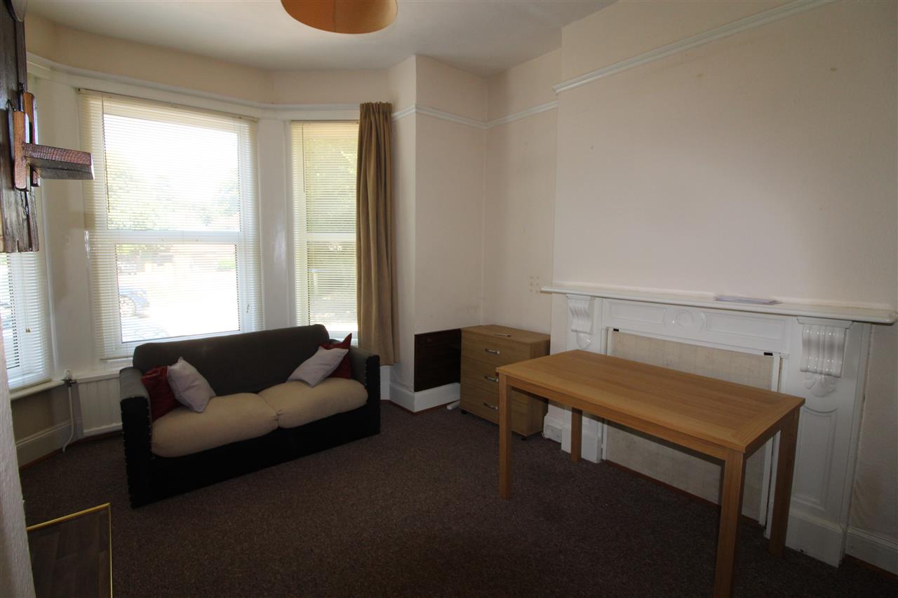 Student studio flat to rent on Archers Road, Southampton, SO15 2LT StuRents