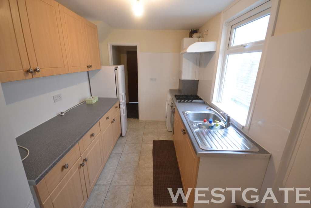 6 bed student house to rent on Donnington Road, Reading, RG1 5NE StuRents