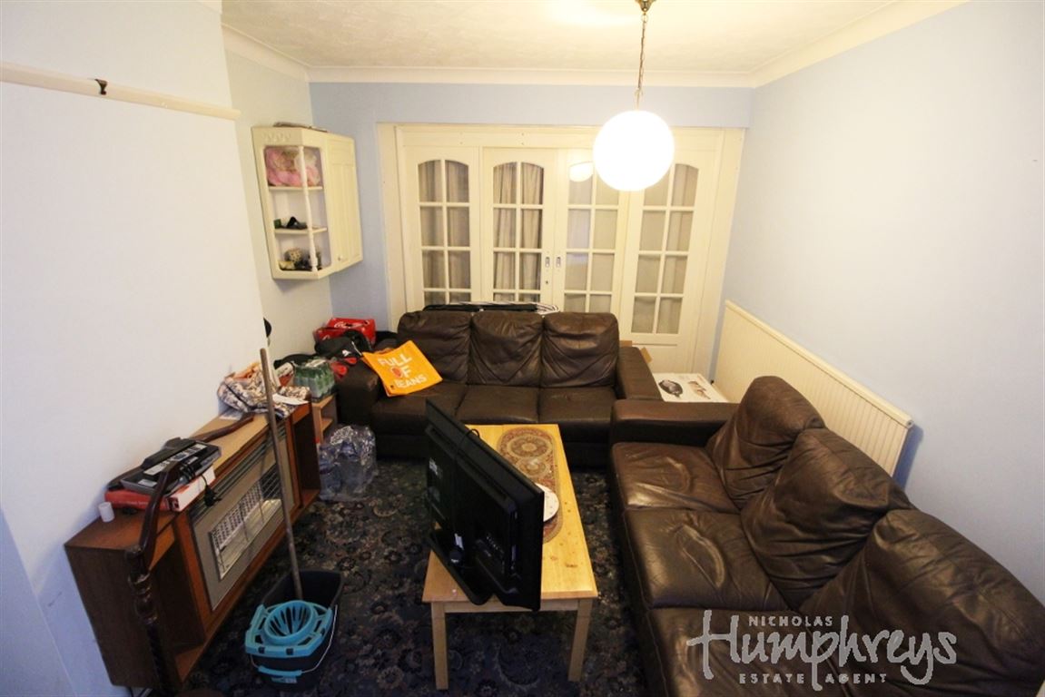 Student studio flat to rent on Chiltern Crescent, Earley, RG6 1AN