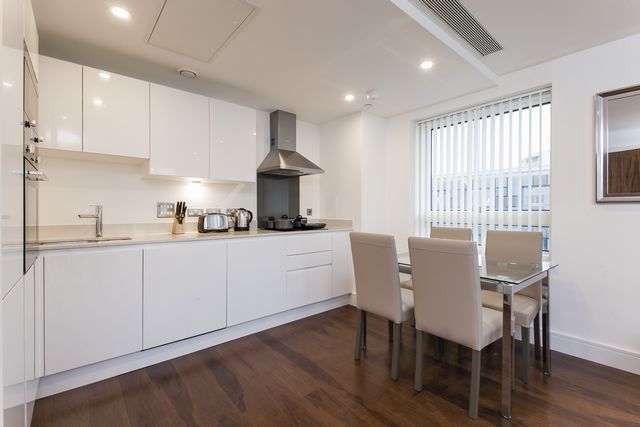 2 bed student house to rent on Duckman Tower, London, E14 9BL | StuRents