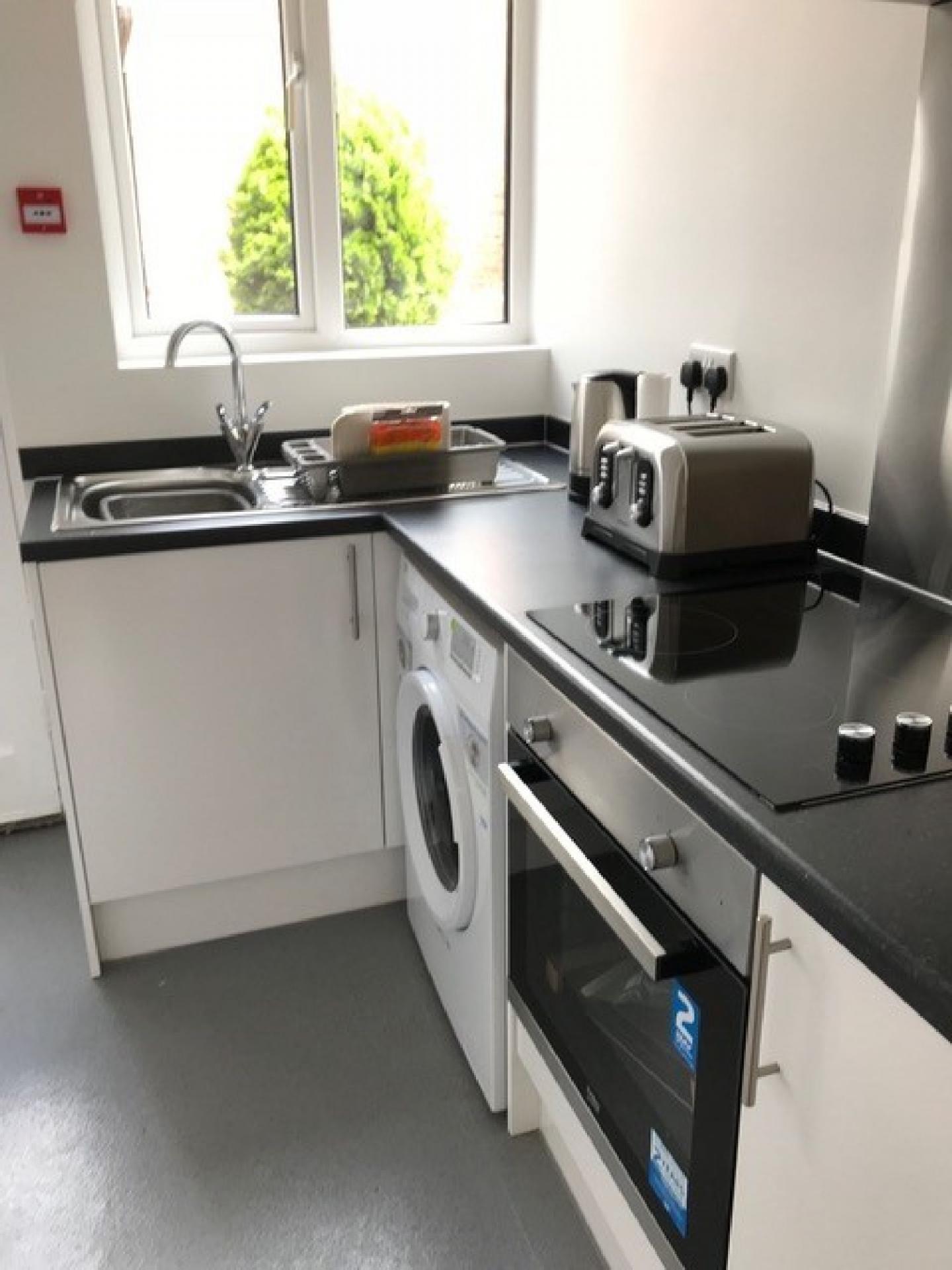 6 bed student house to rent on Carlton Park, Bristol, BS5 9DB StuRents