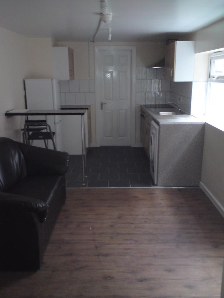 5 bed student house to rent on Street, Manchester, M14 4DZ StuRents