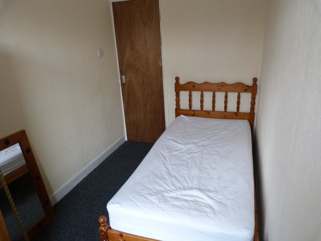 4 bed in Cardiff Elm Street StuRents