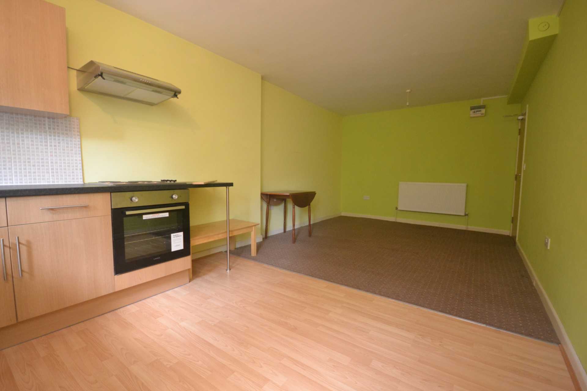 6 bed student house to rent on Clent Road, Reading, RG2 0ES StuRents