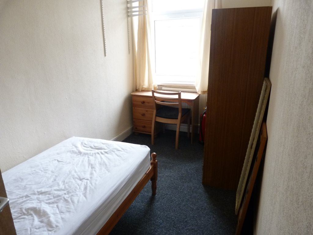 4 bed student house to rent on Elm Street, Cardiff, CF24 3QS StuRents