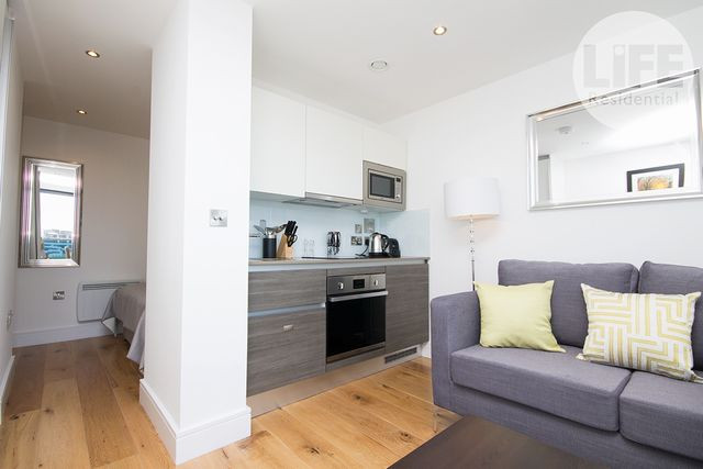 Student studio flat to rent on Trident House, London, UB3 4FP | StuRents