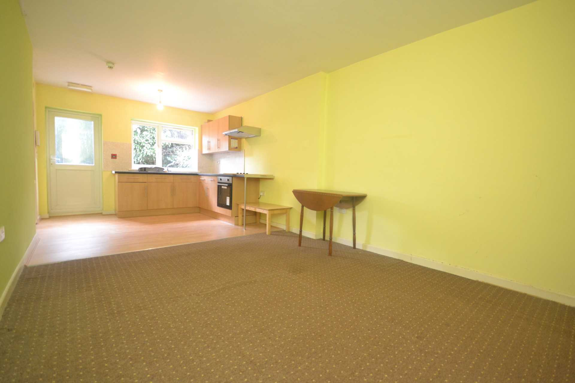 6 bed student house to rent on Clent Road, Reading, RG2 0ES StuRents