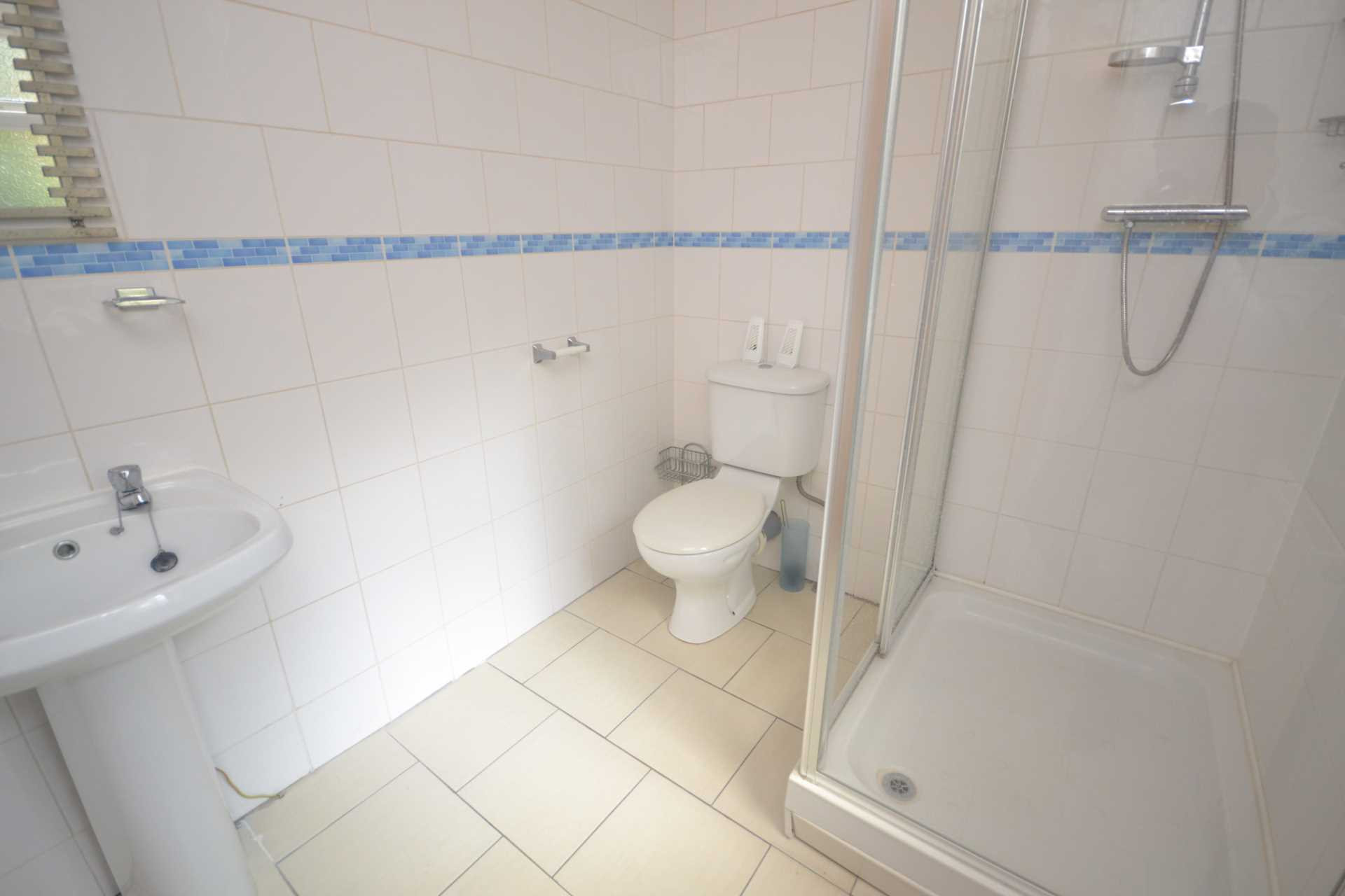 6 bed student house to rent on Clent Road, Reading, RG2 0ES StuRents