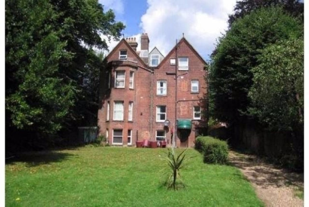 Student studio flat to rent on Westwood Road, Southampton, SO17 1DN