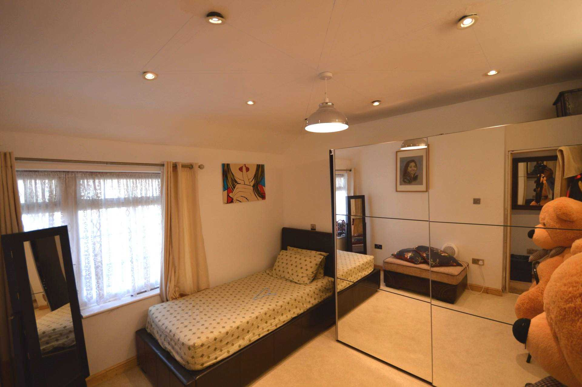 4 bed student house to rent on Polesworth Road, Chelmsford, RM9 6AH