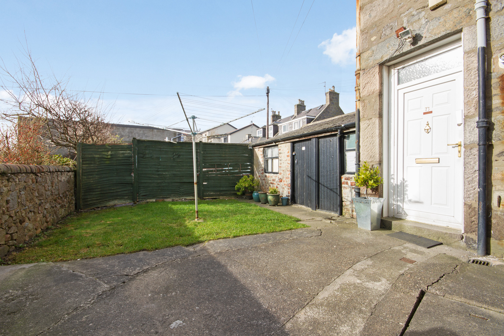 3 bed student house to rent on Clifton Road, Aberdeen, AB24 4RN StuRents