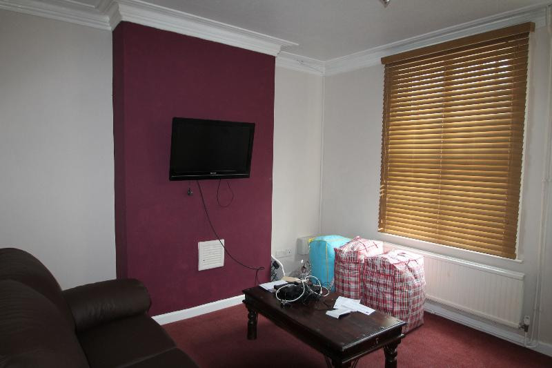 3 bed student house to rent on Nottingham, Nottingham, NG7 5EB StuRents