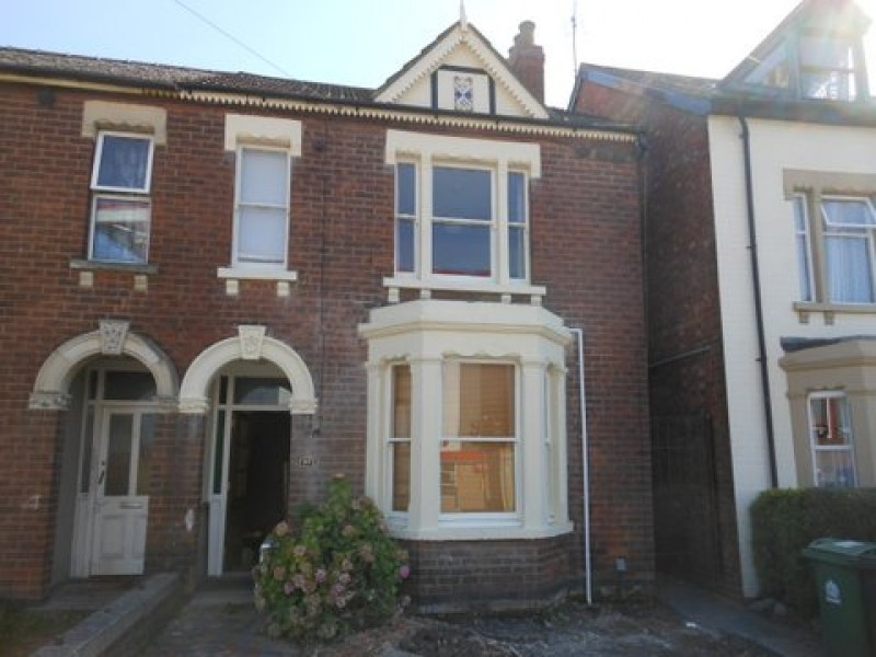 6 bed student house to rent on Kingsholm Road, Gloucester, GL1 3AU
