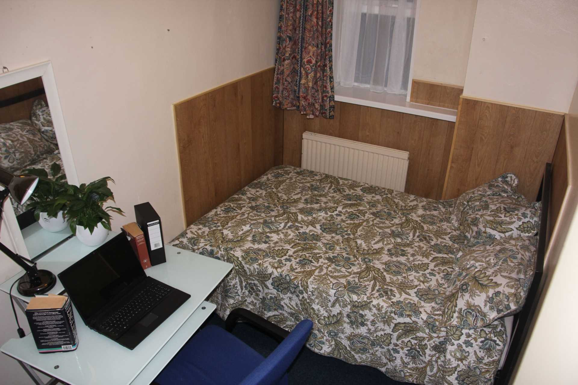 6 bed student house to rent on Christchurch Road, Reading, RG2 7AD