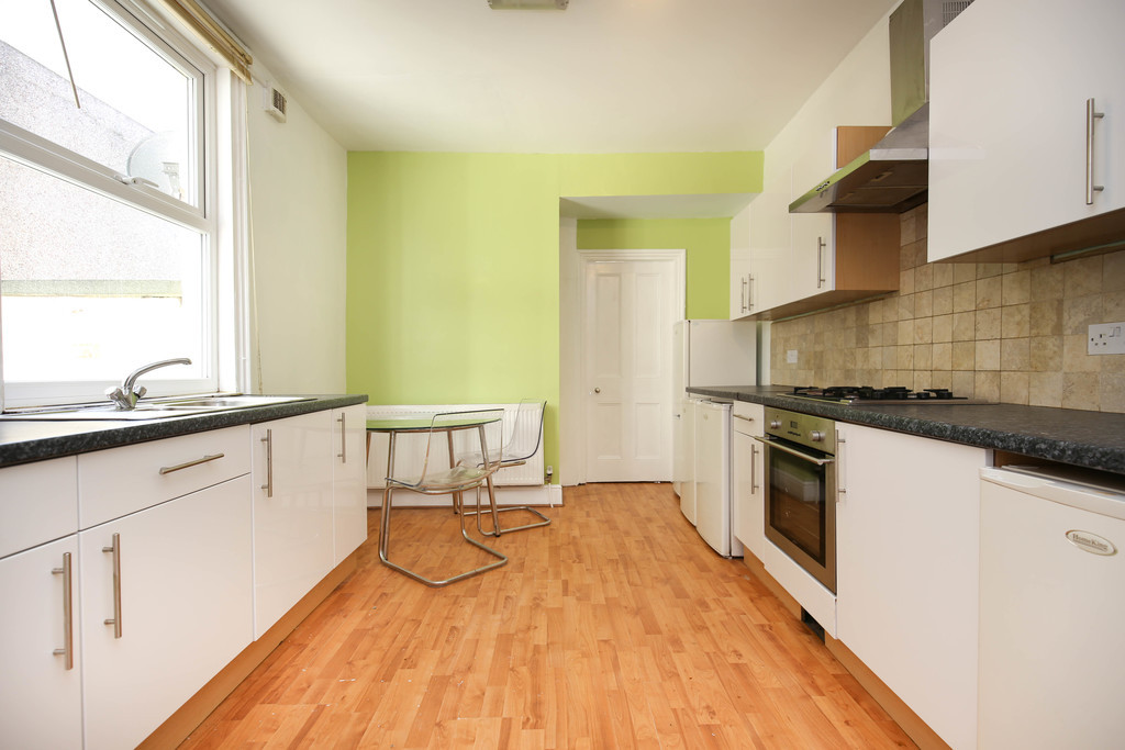 6 bed student house to rent on Stannington Avenue, Newcastle, NE6 5AA