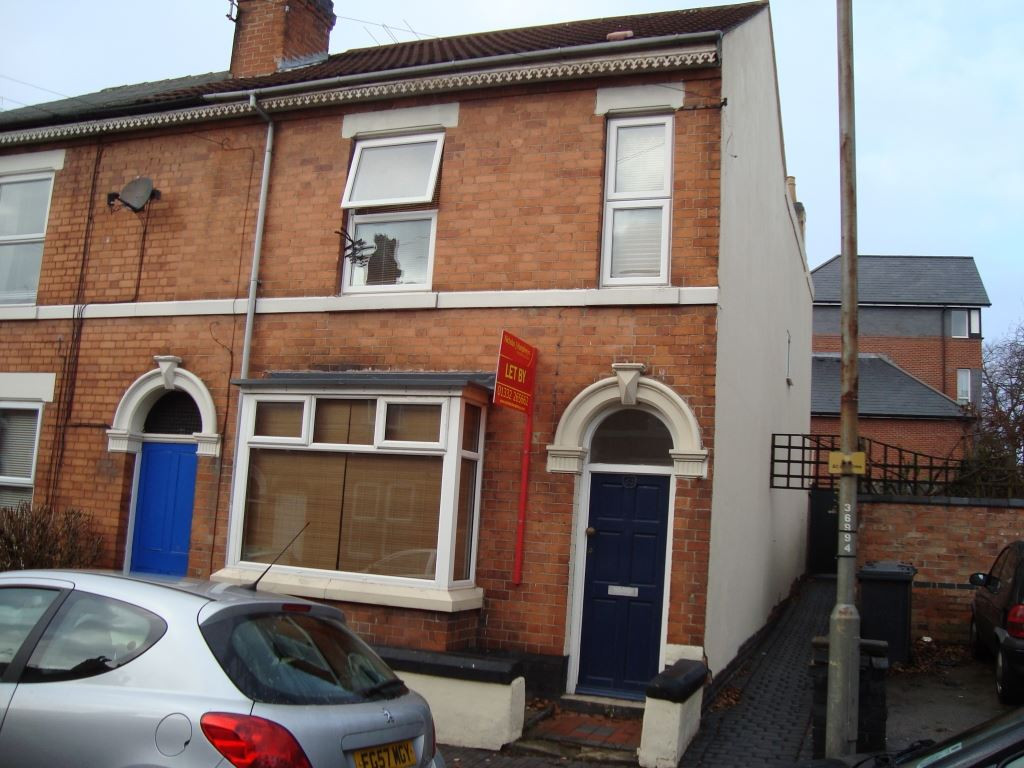 6 bed student house to rent on West Avenue, Derby, DE1 3HS StuRents