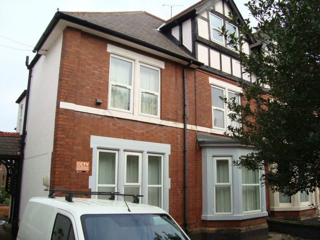 8 bed student house to rent on Uttoxeter New Road, Derby, DE22 3JB